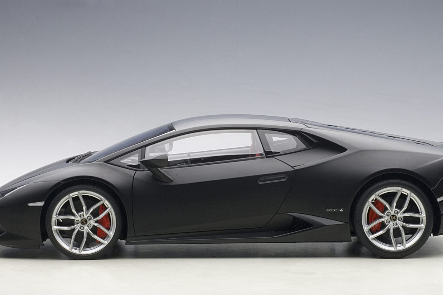 AutoArt Lamborghini Huracan LP610-4 2014 (Nero Nemesis) 1/12 Scale