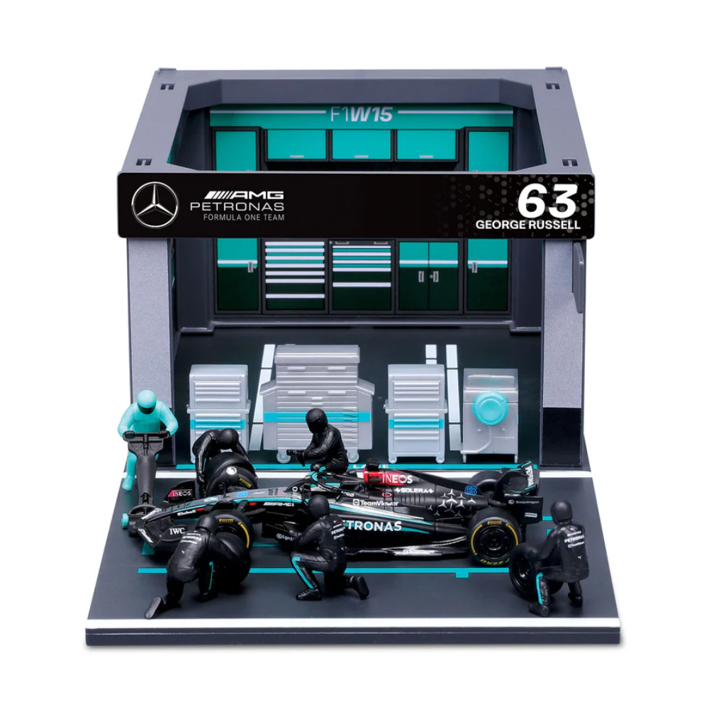 Bburago F1 Mercedes F1 Team AMG W15 2024 Pit Pass Diorama George Russell 1/43 Scale Model