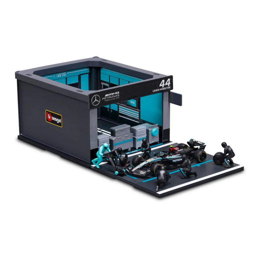 Bburago F1 Mercedes F1 Team AMG W15 2024 Pit Pass Diorama Lewis Hamilton 1/43 Scale