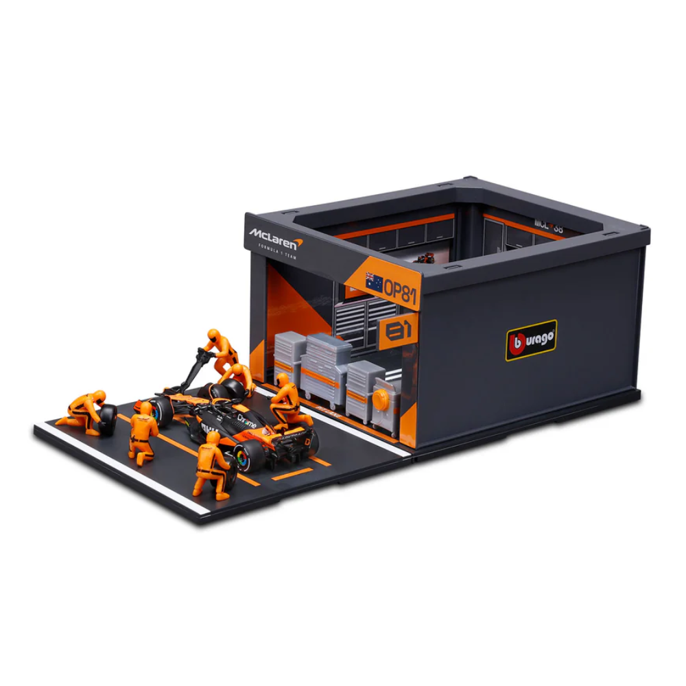 Bburago F1 Mclaren F1 Team MCL38 2024 Pit Pass Diorama Oscar Piastri 1/43 Scale
