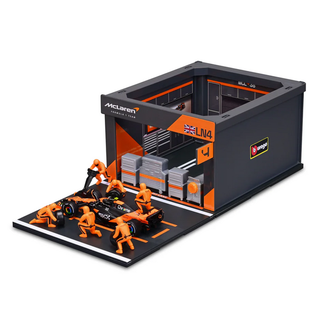 Bburago F1 Mclaren F1 Team MCL38 2024 Pit Pass Diorama Lando Norris 1/43 Scale