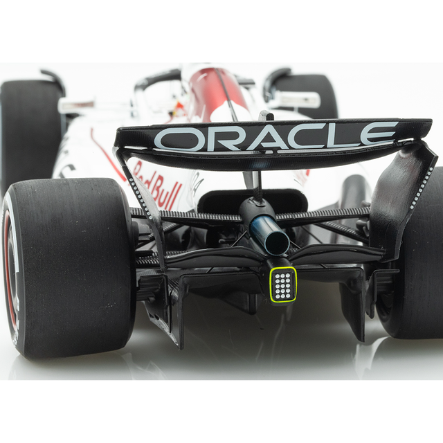 Spark Models F1 Red Bull Racing RB21 No.22 Oracle Red Bull Racing - Japanese GP 2025 (With Pit Board) 1/18 Scale Model