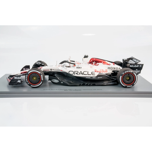 Spark Models F1 Red Bull Racing RB21 No.1 Oracle Red Bull Racing - Winner Japanese GP 2025 - Max Verstappen (With Pit Board) 1/18 Scale Model