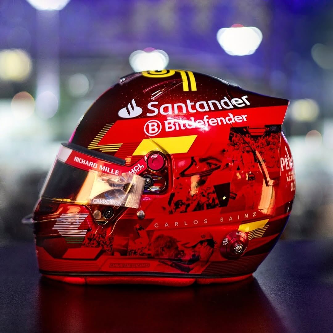 LookSmart F1 Carlos Sainz - Abu Dhabi GP 2024 Mini Replica Helmet 1/5 Scale