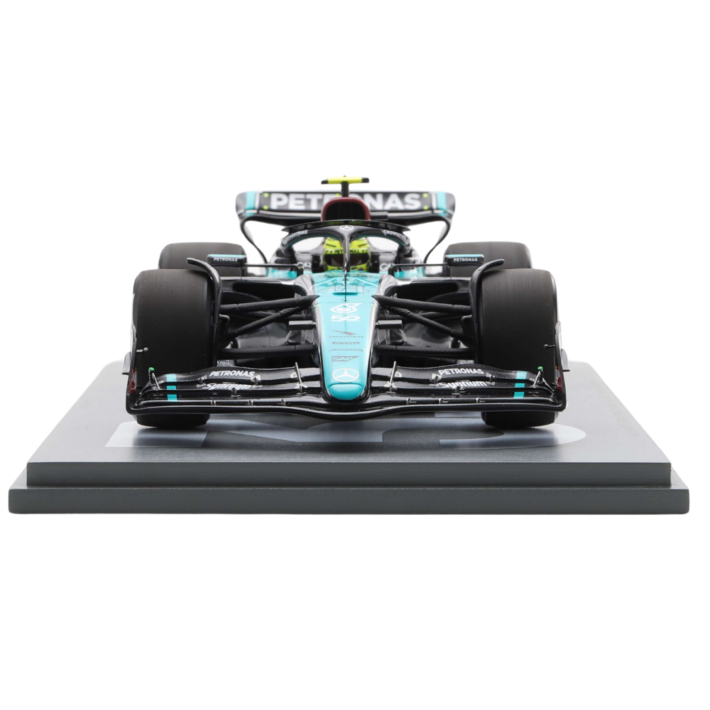 Spark Models F1 Mercedes F1 - AMG PETRONAS Formula One Team No.44 F1 W15 E Performance 6th Singapore GP 2024 - Lewis Hamilton 1/18 Scale