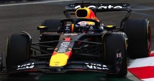 Spark Models Red Bull Racing RB21 No.22 Oracle Red Bull Racing 6th Azerbaijan GP 2025 Yuki Tsunoda 1/43 Scale Model