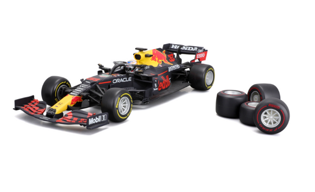 Bburago F1 Red Bull Racing Toy Tyre Changing Racing Car 2021 Max Verstappen Playset 1/24 Scale Model