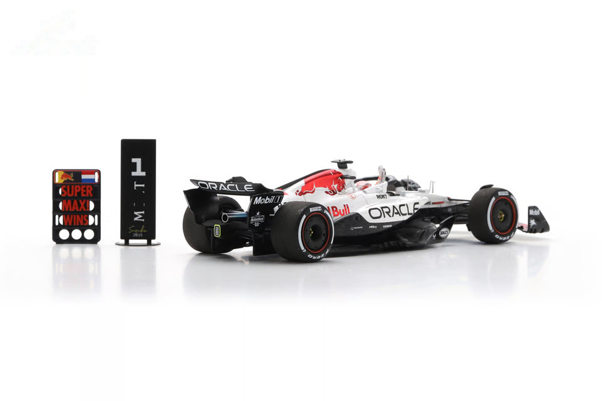 Spark Models F1 Red Bull Racing RB21 No.1 Oracle Red Bull Racing - Winner Japanese GP 2025 - Max Verstappen (With Pit Board) 1/43 Scale Model