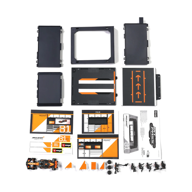Bburago F1 McLaren F1 Team MCL39 Pit Pass Diorama Oscar Piastri 1/43 Scale Model