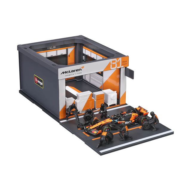 Bburago F1 McLaren F1 Team MCL39 Pit Pass Diorama Oscar Piastri 1/43 Scale Model