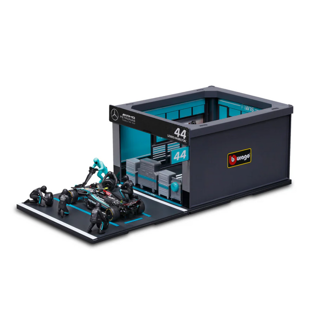 Bburago F1 Mercedes F1 Team AMG W15 2024 Pit Pass Diorama Lewis Hamilton 1/43 Scale