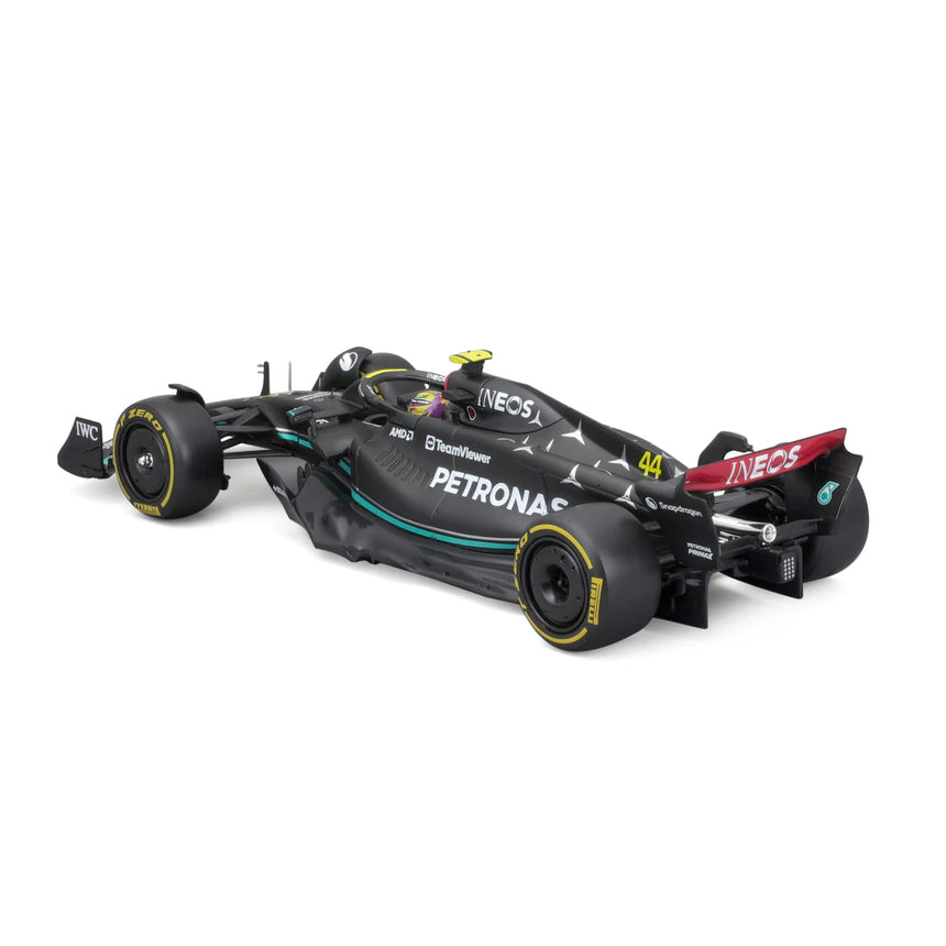 Bburago F1 Mercedes - AMG PETRONAS W14 2023 With Helmet - Lewis Hamilton 1/24 Scale