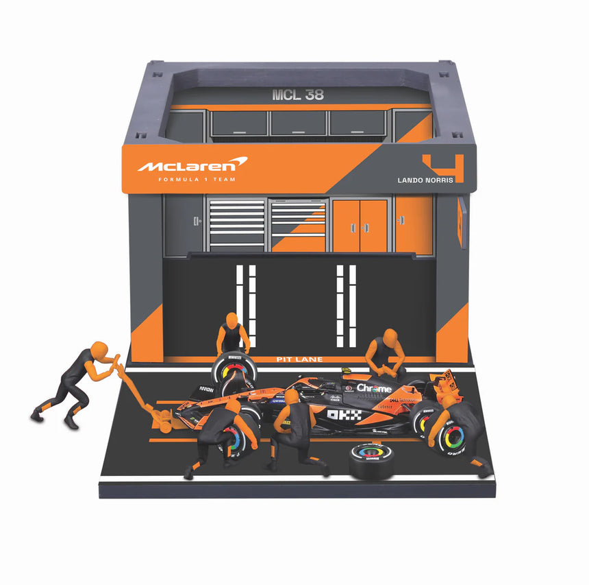 Bburago F1 Mclaren F1 Team MCL38 2024 Pit Pass Diorama Lando Norris 1/43 Scale
