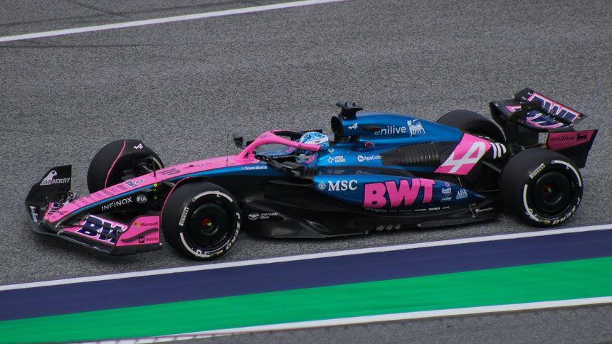 Bburago F1 BWT Alpine F1 Team A525 2025 Franco Colapinto With Helmet 1/43 Scale Model