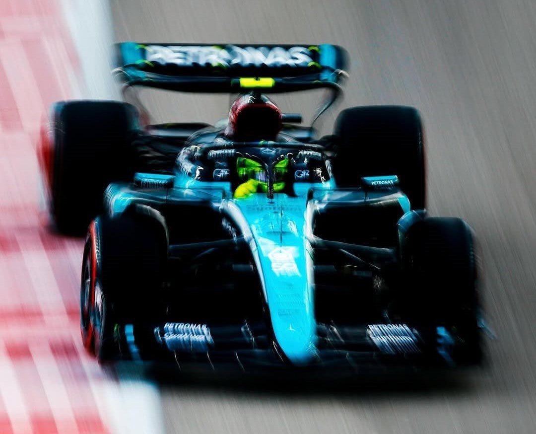 Spark Models F1 Mercedes F1 - AMG PETRONAS Formula One Team No.44 F1 W15 E Performance 6th Singapore GP 2024 - Lewis Hamilton 1/43 Scale