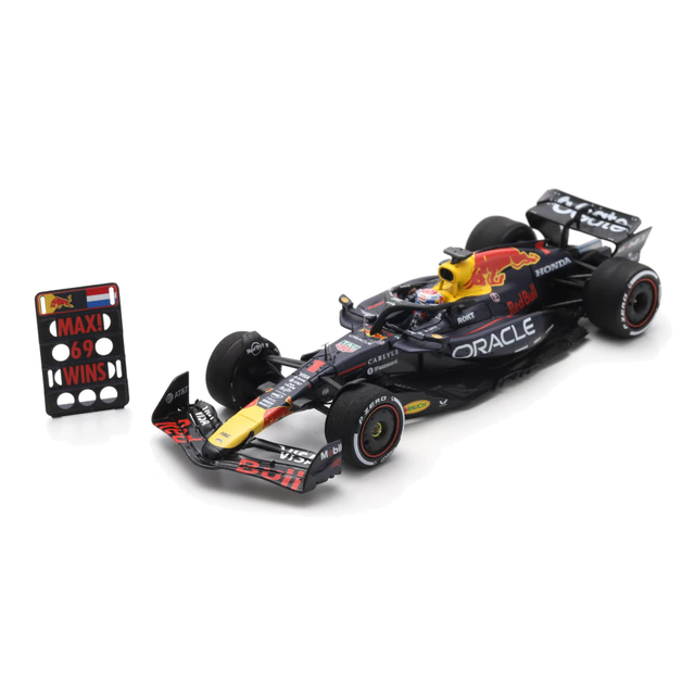 Spark Models F1 Oracle Red Bull Racing RB21 No.1 Winner Las Vegas GP 2025 - Max Verstappen - (with pit board) 1/43 Scale Model