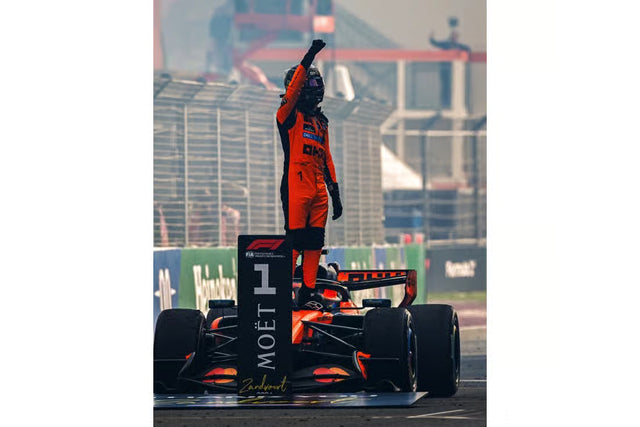 Spark Models F1 McLaren Mastercard F1 Team MCL40 No.1 Winner Dutch GP 2026 - Lando Norris With Figurine and Pit Boards 1/18 Scale Model