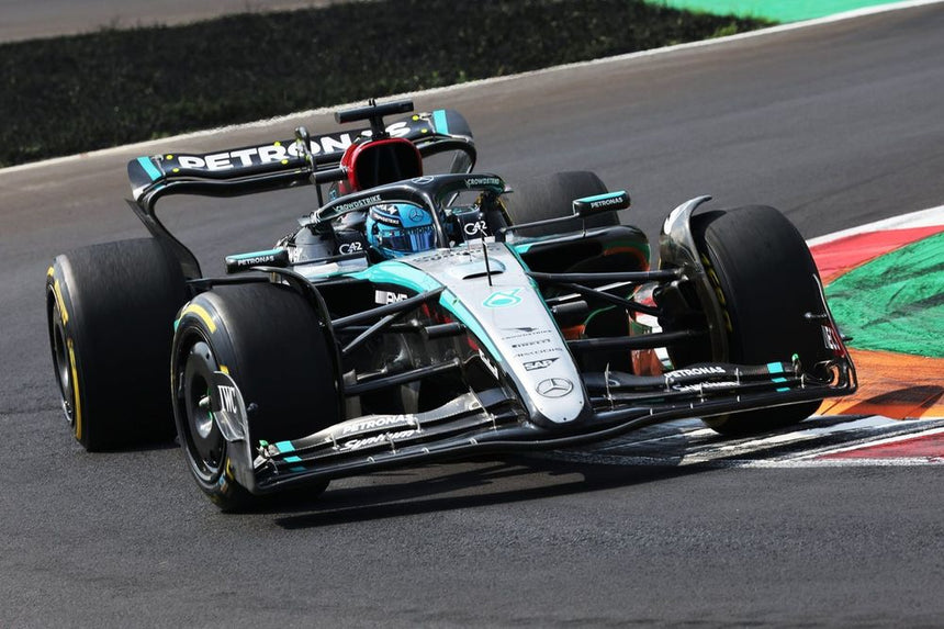 Bburago F1 Mercedes F1 Team AMG W16 2025 George Russell With Helmet 1/43 Scale Model